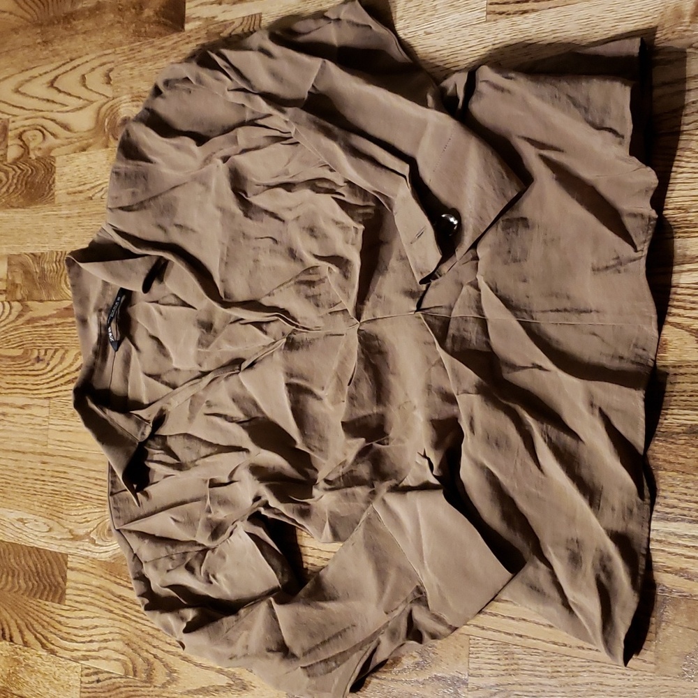 (M) ZARA Neutral Modern Urban Lightweight Coastal Cowgirl V Neck